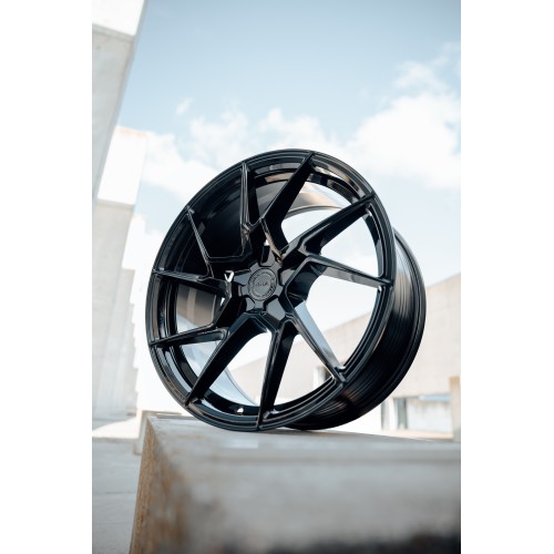 5x100 18x8 ET37 YOTA YP2 Alufelni