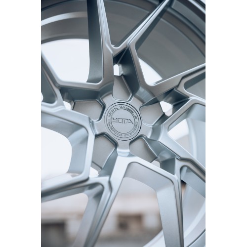 5x112 18x8 ET28 YOTA YP2 Alufelni
